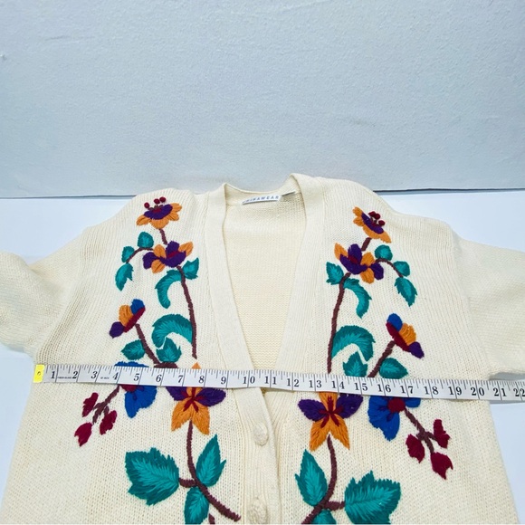 Vintage Button Up Large Cardigan Sweater Embroidered Floral Cottagecore Grandma - Picture 12 of 14